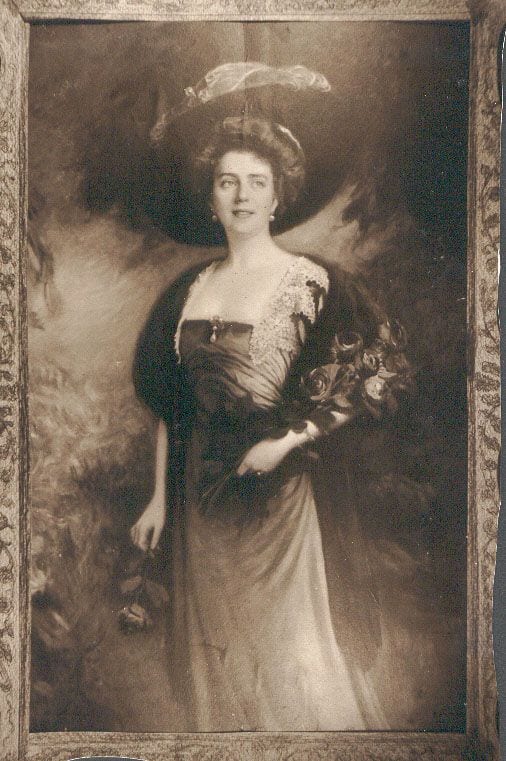 Historical photograph of Mrs. Ureneva, 1911 from the family album