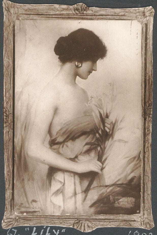 Historical photograph of Lily, 1902 from the family album