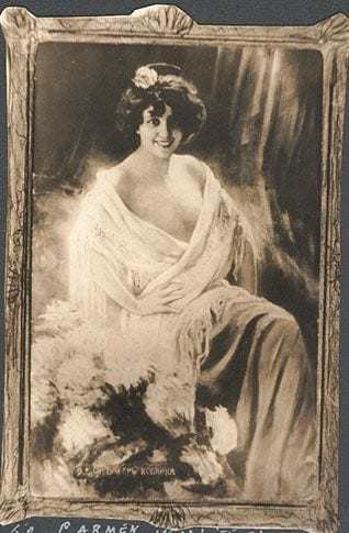 Carmen In White Shawl, 1903, painting by Victor Stember
