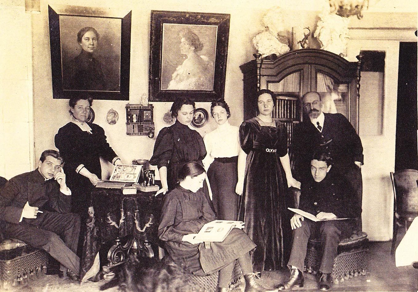 1908: A year of moving to St. Petersburg. The artists studio has been moved already and he has come