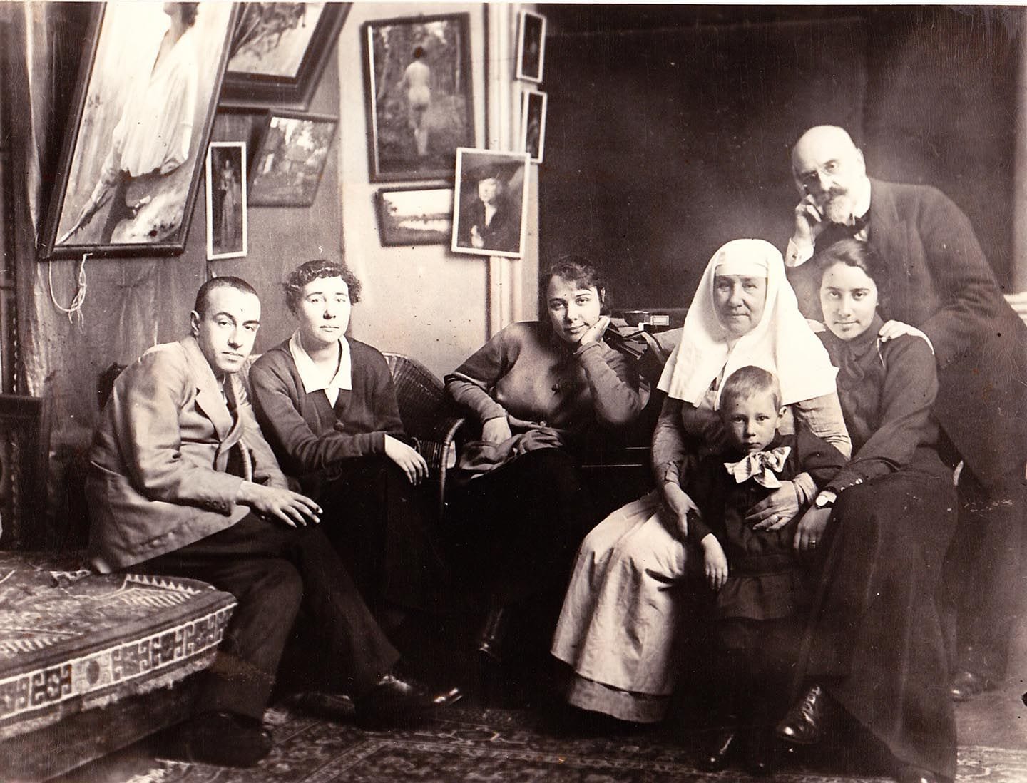 1916 This is the last picture of the Stember family before Natalia and son Victor ( age three) left